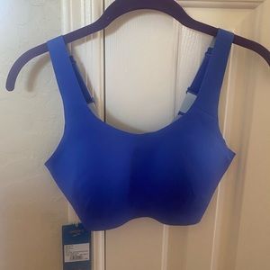 Brooks “holds me in” run bra